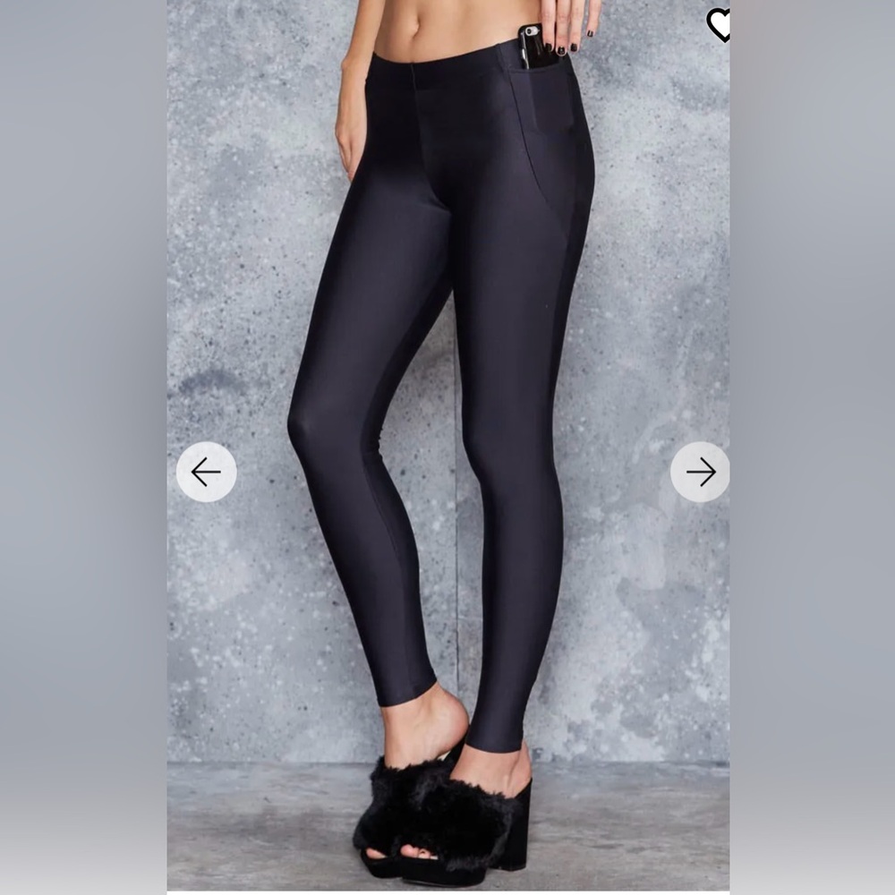 Blackmilk Matte Pocket Leggings - Limited